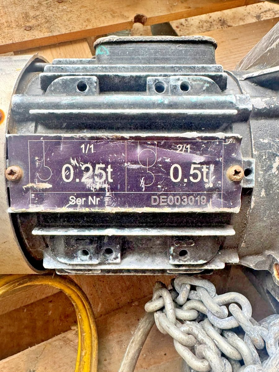 Photograph 3